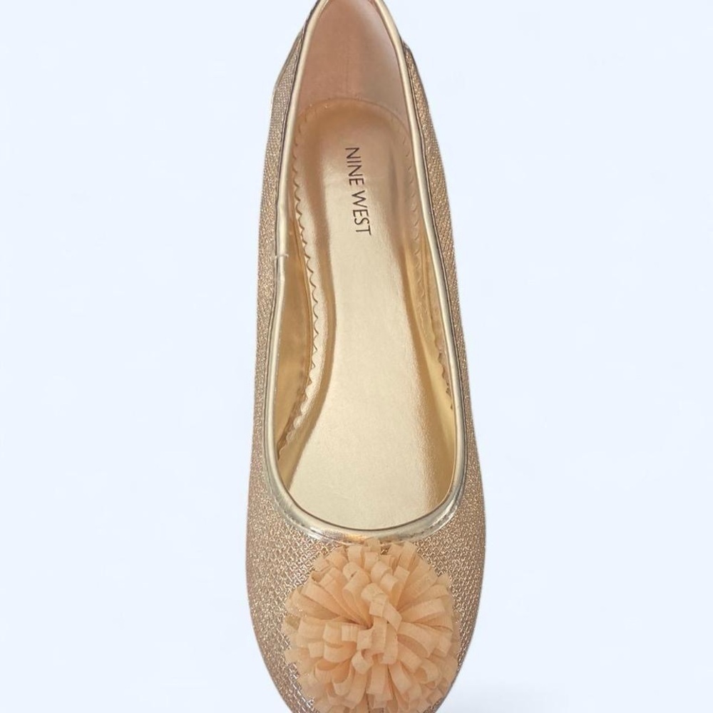 Nine West Gold Women's Flats with a Gold Flower Detail 5 1/2